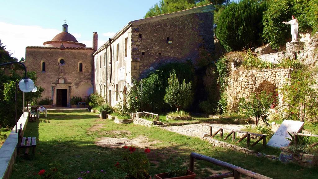 B&B Vico Vacanze Vico Del Gargano Eksteriør billede