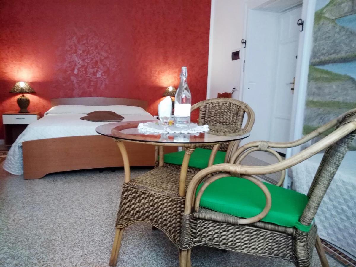 B&B Vico Vacanze Vico Del Gargano Eksteriør billede