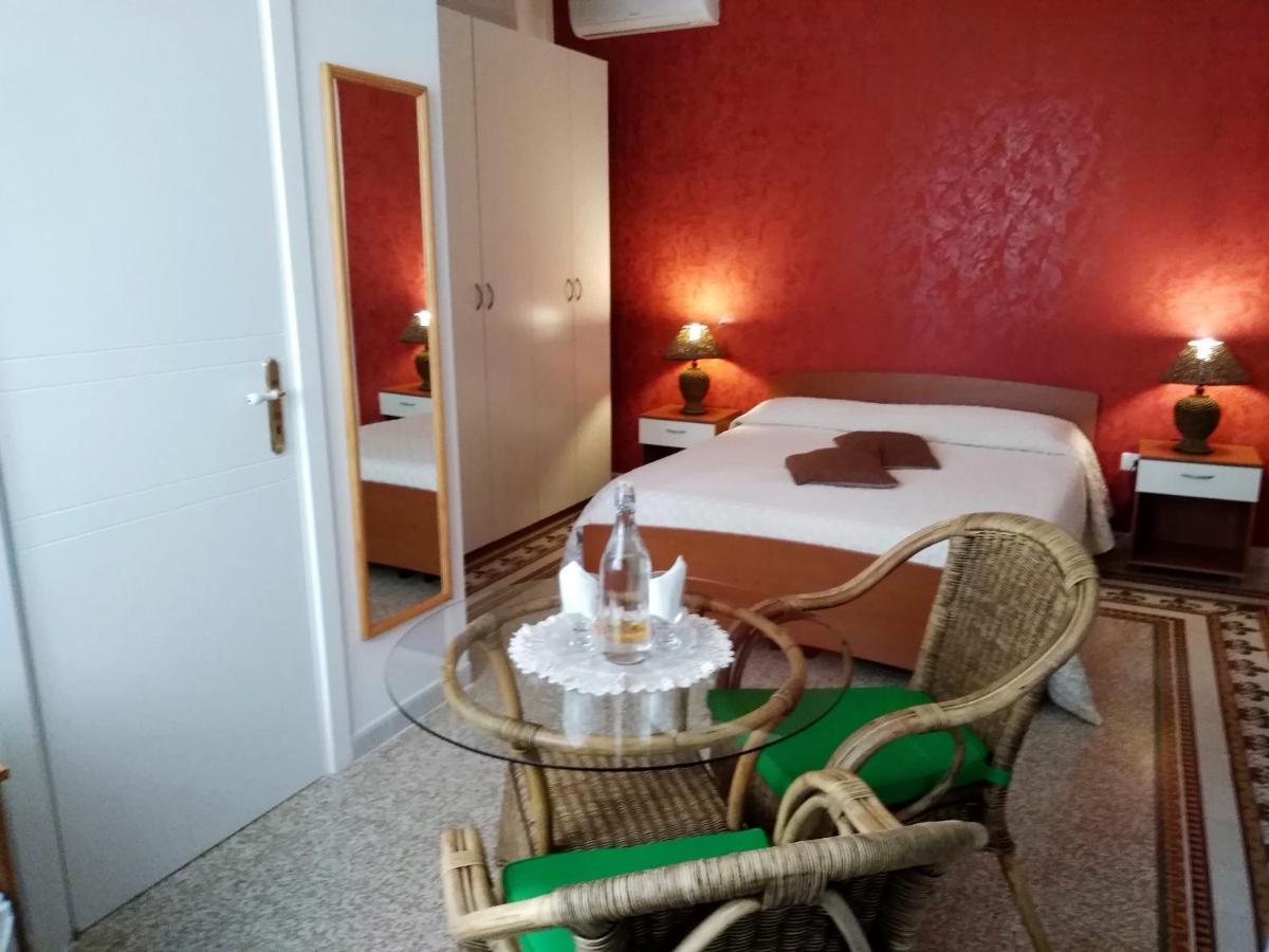 B&B Vico Vacanze Vico Del Gargano Eksteriør billede