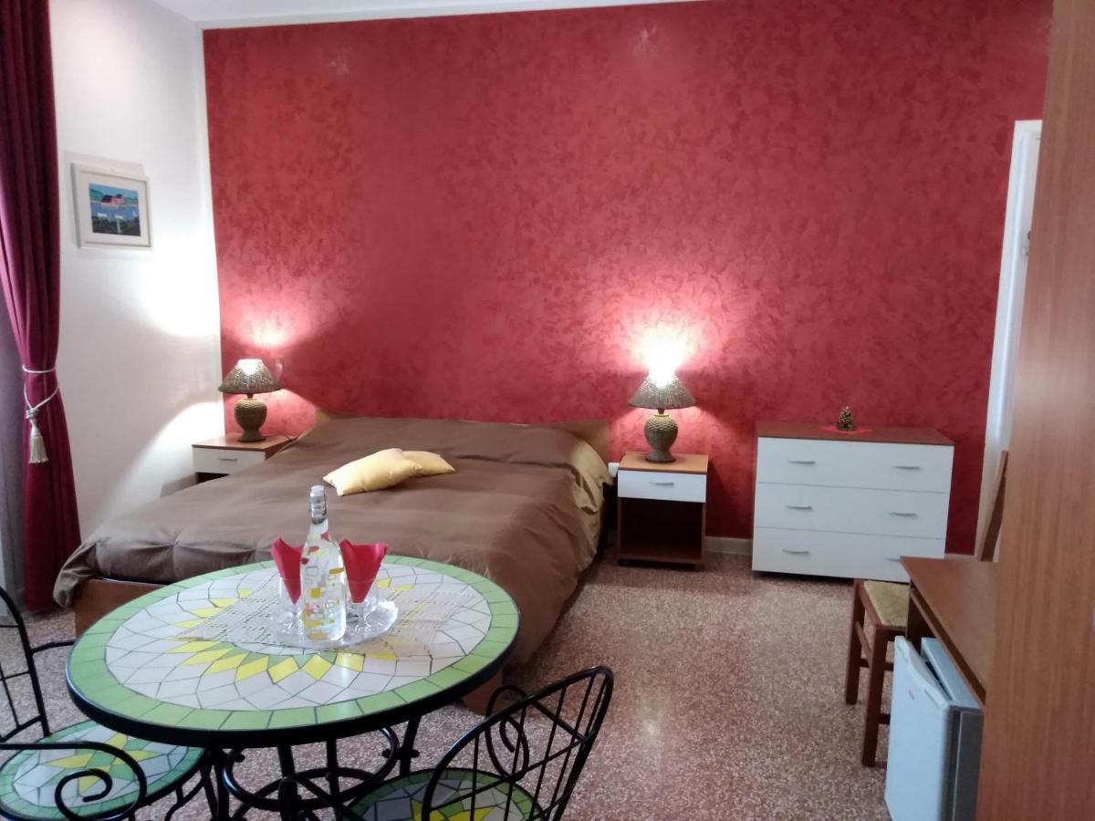 B&B Vico Vacanze Vico Del Gargano Eksteriør billede